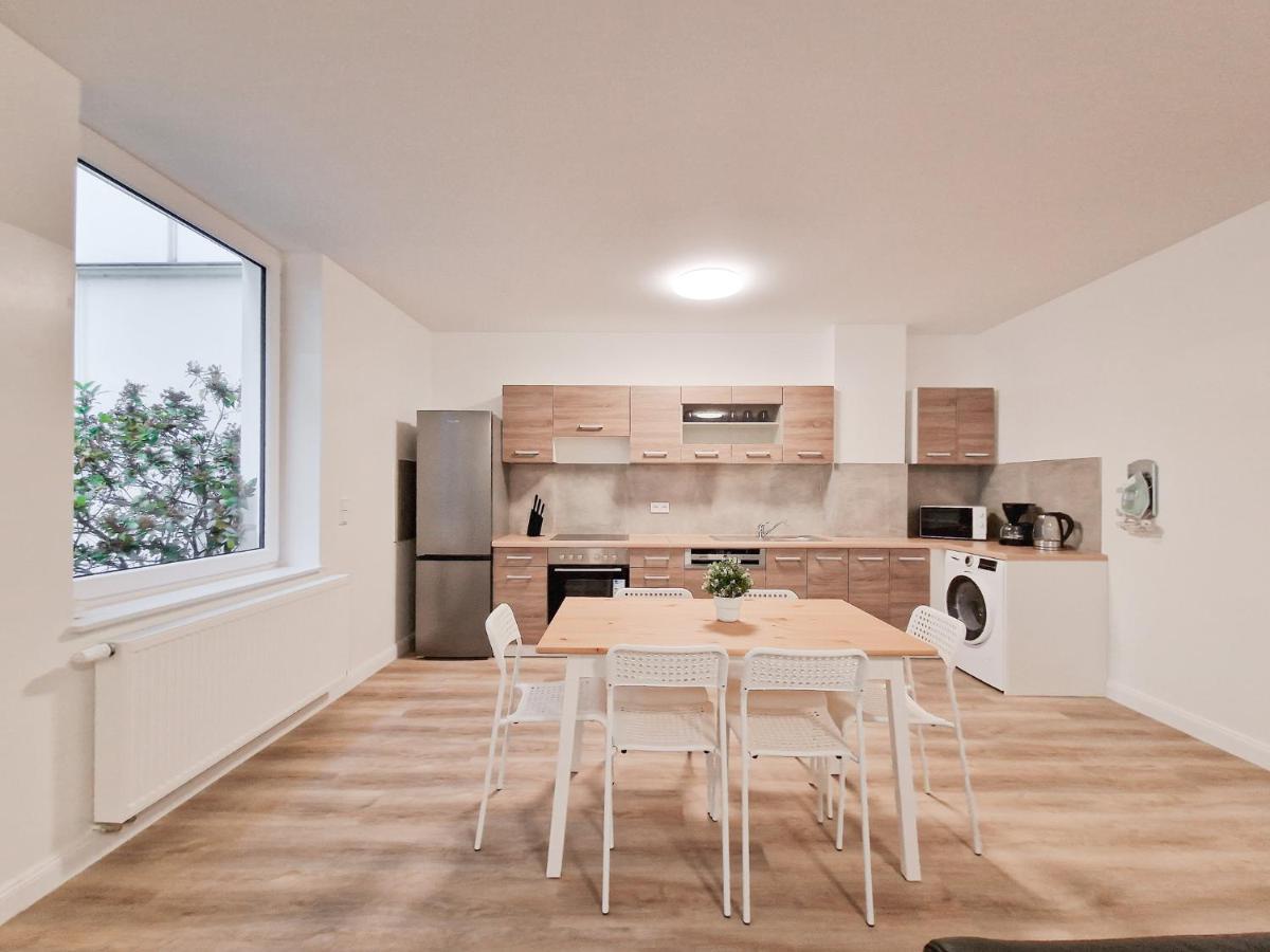Raj Living - City Apartment With 3 Rooms - 15 Min Messe Dus & 10 Min Old Town Dus ดุสเซลดอร์ฟ ภายนอก รูปภาพ