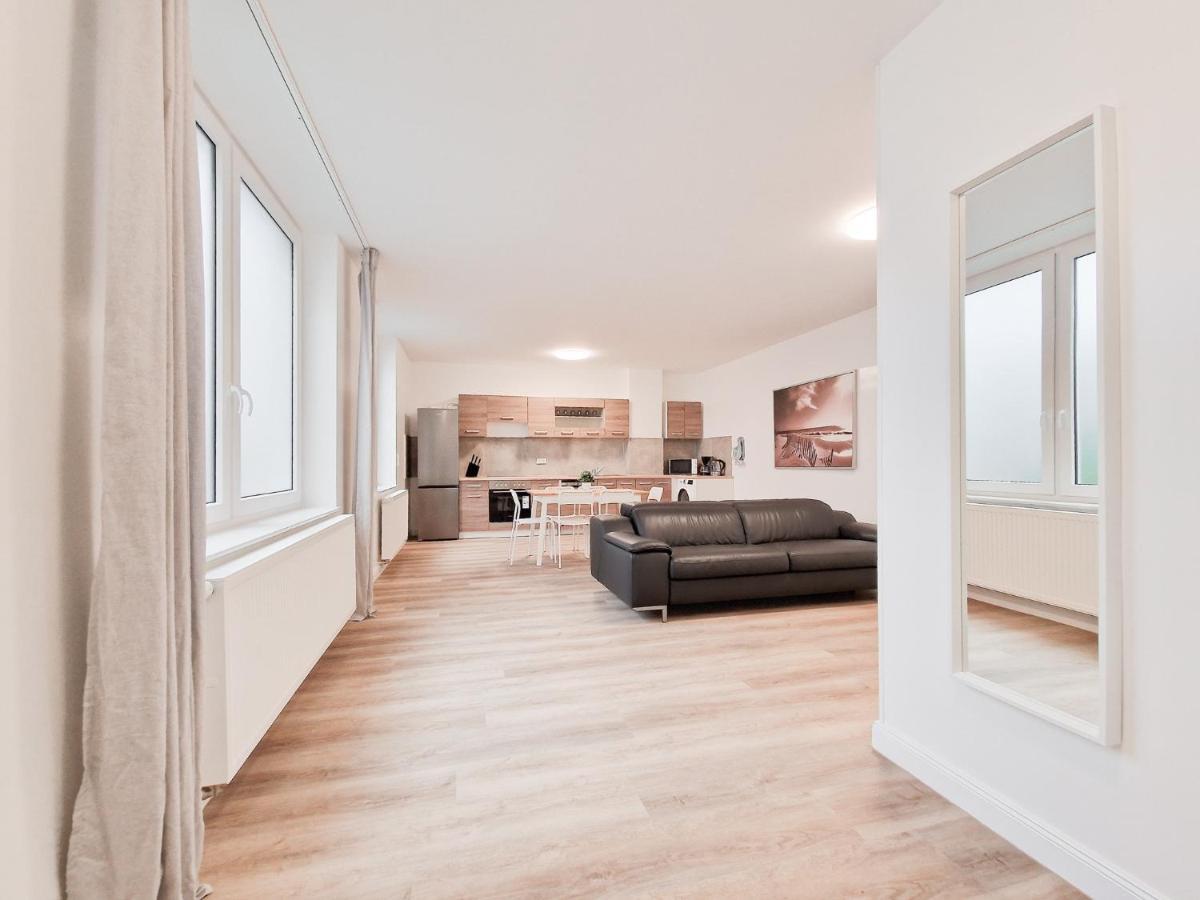 Raj Living - City Apartment With 3 Rooms - 15 Min Messe Dus & 10 Min Old Town Dus ดุสเซลดอร์ฟ ภายนอก รูปภาพ